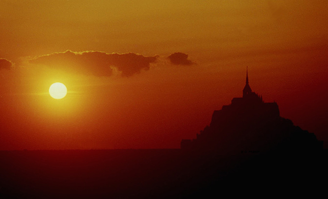 Sonnenuntergang über der Bucht des Mont-Saint-Michel, Foto: C6P, Wikimedia Commons